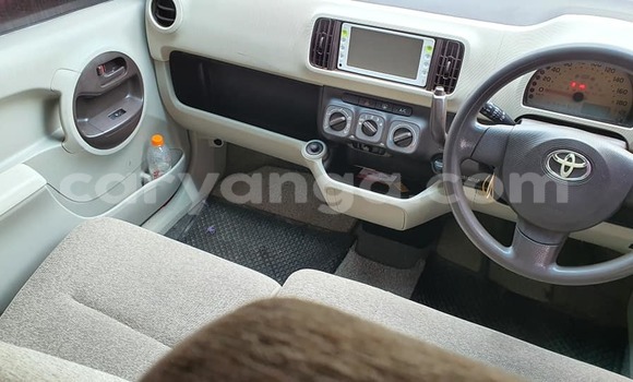 Acheter Occasion Voiture Toyota Vitz Rouge à Lilongwe, Malawi Acheter Occasion Voiture Toyota Vitz Rouge à Lilongwe, Malawi