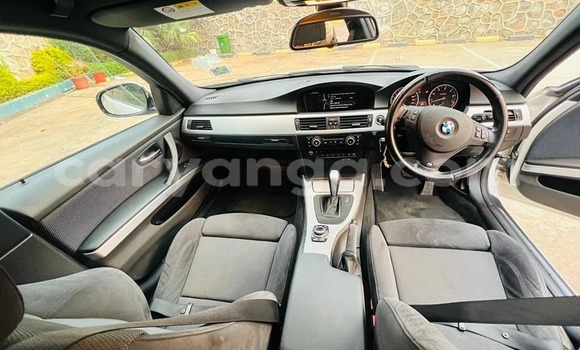 Acheter Occasion Voiture BMW 3200 Blanc à Lilongwe, Malawi Acheter Occasion Voiture BMW 3200 Blanc à Lilongwe, Malawi