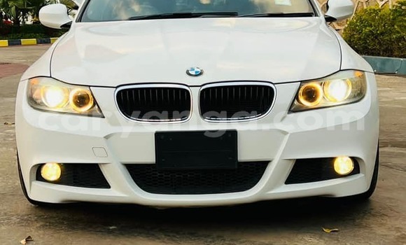 Acheter Occasion Voiture BMW 3200 Blanc à Lilongwe, Malawi Acheter Occasion Voiture BMW 3200 Blanc à Lilongwe, Malawi