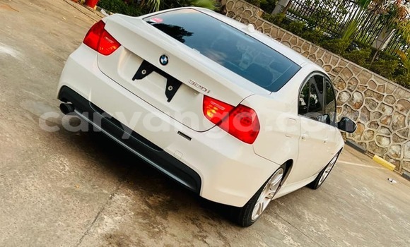 Acheter Occasion Voiture BMW 3200 Blanc à Lilongwe, Malawi Acheter Occasion Voiture BMW 3200 Blanc à Lilongwe, Malawi