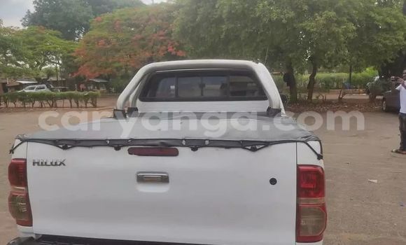 Nunua Ilio tumika Toyota Hilux White Gari ndani ya Lilongwe nchini Malawi Nunua Ilio tumika Toyota Hilux White Gari ndani ya Lilongwe nchini Malawi