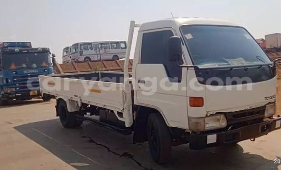 Buy Used Toyota HiAce White Truck in Lilongwe in Malawi Buy Used Toyota HiAce White Truck in Lilongwe in Malawi