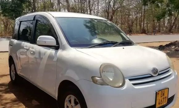 Nunua Ilio tumika Toyota Sienta White Gari ndani ya Lilongwe nchini Malawi Nunua Ilio tumika Toyota Sienta White Gari ndani ya Lilongwe nchini Malawi