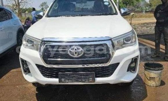 Buy Used Toyota Hilux White Car in Lilongwe in Malawi Buy Used Toyota Hilux White Car in Lilongwe in Malawi