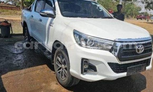 Buy Used Toyota Hilux White Car in Lilongwe in Malawi Buy Used Toyota Hilux White Car in Lilongwe in Malawi
