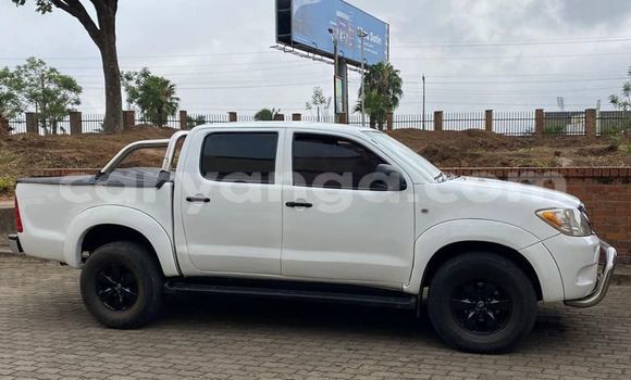 Buy Used Toyota Hilux White Car in Blantyre in Malawi Buy Used Toyota Hilux White Car in Blantyre in Malawi