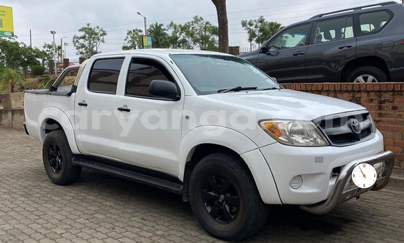 Buy Used Toyota Hilux White Car in Blantyre in Malawi Buy Used Toyota Hilux White Car in Blantyre in Malawi