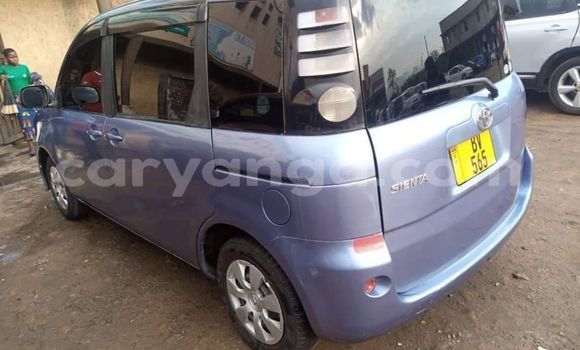 Buy Used Toyota Sienta Blue Car in Chipoka in Dedza Buy Used Toyota Sienta Blue Car in Chipoka in Dedza