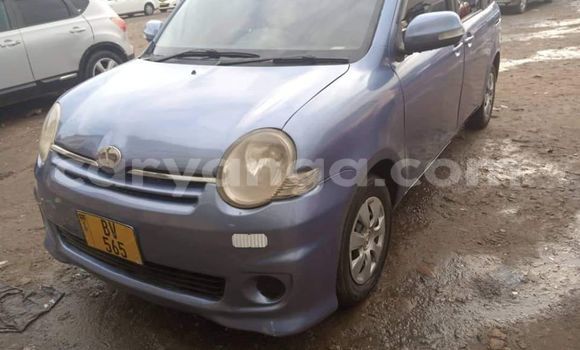 Buy Used Toyota Sienta Blue Car in Chipoka in Dedza Buy Used Toyota Sienta Blue Car in Chipoka in Dedza