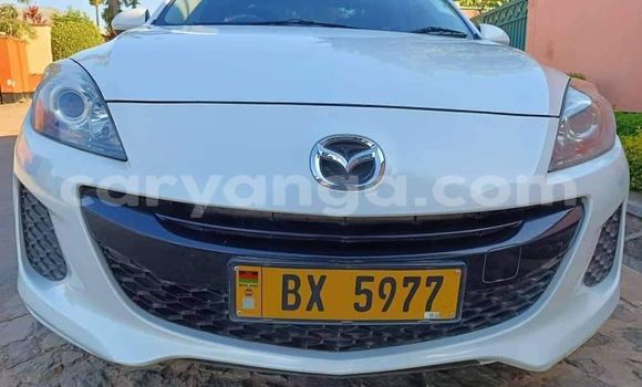 Buy Used Mazda Axela White Car in Chitipa in Chitipa Buy Used Mazda Axela White Car in Chitipa in Chitipa