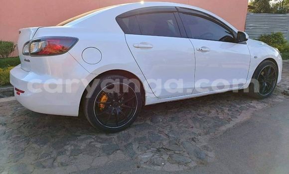 Buy Used Mazda Axela White Car in Chitipa in Chitipa Buy Used Mazda Axela White Car in Chitipa in Chitipa