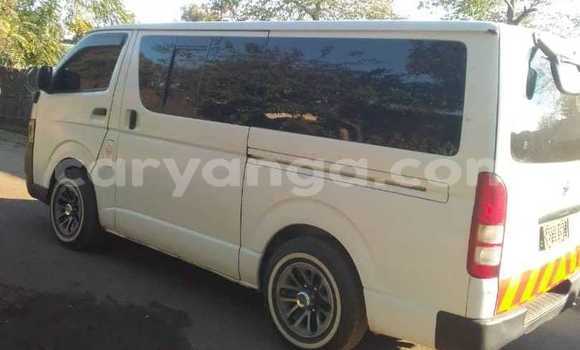 Acheter Occasion Voiture Toyota Hiace Blanc à Chilumba, Karonga Acheter Occasion Voiture Toyota Hiace Blanc à Chilumba, Karonga