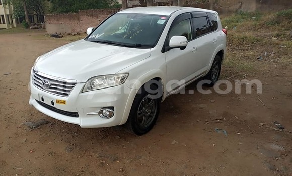 Nunua Ilio tumika Toyota Vanguard White Gari ndani ya Dedza nchini Dedza Nunua Ilio tumika Toyota Vanguard White Gari ndani ya Dedza nchini Dedza