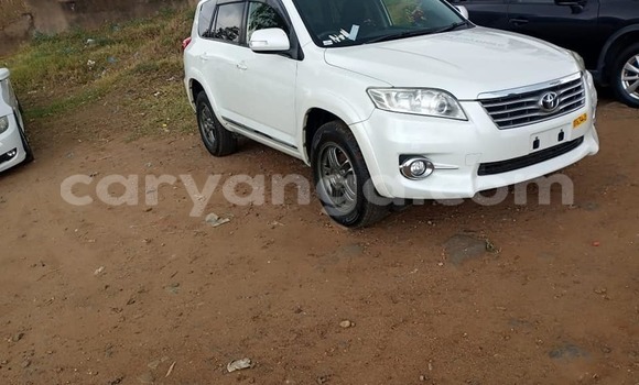 Nunua Ilio tumika Toyota Vanguard White Gari ndani ya Dedza nchini Dedza Nunua Ilio tumika Toyota Vanguard White Gari ndani ya Dedza nchini Dedza