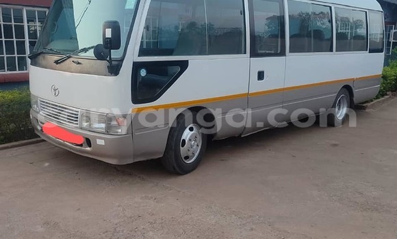 Nunua Ilio tumika Toyota Coaster White Gari ndani ya Chitipa nchini Chitipa Nunua Ilio tumika Toyota Coaster White Gari ndani ya Chitipa nchini Chitipa