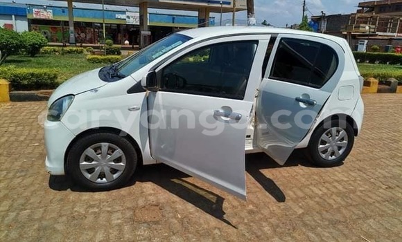 Buy Used Toyota Vitz White Car in Chiradzulu in Chiradzulu Buy Used Toyota Vitz White Car in Chiradzulu in Chiradzulu