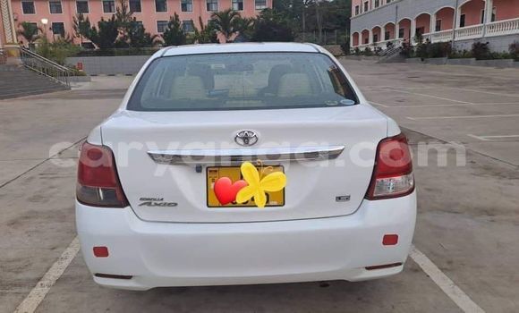 Buy Used Toyota Axio White Car in Chipoka in Dedza Buy Used Toyota Axio White Car in Chipoka in Dedza