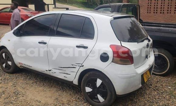 Buy Used Toyota Vitz White Car in Chiradzulu in Chiradzulu Buy Used Toyota Vitz White Car in Chiradzulu in Chiradzulu