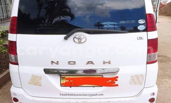 Buy Used Toyota Noah White Car in Chipoka in Dedza Buy Used Toyota Noah White Car in Chipoka in Dedza