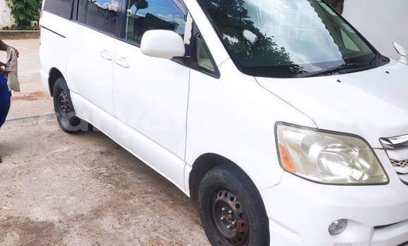 Buy Used Toyota Noah White Car in Chipoka in Dedza Buy Used Toyota Noah White Car in Chipoka in Dedza