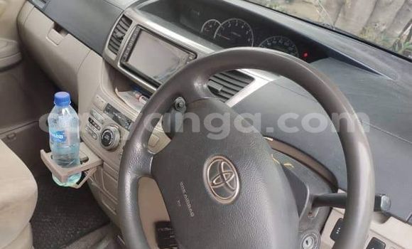 Buy Used Toyota Noah White Car in Chipoka in Dedza Buy Used Toyota Noah White Car in Chipoka in Dedza