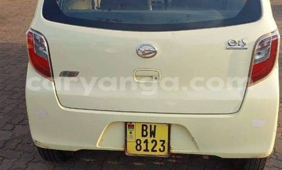 Buy Used Daihatsu Mira White Car in Chitipa in Chitipa Buy Used Daihatsu Mira White Car in Chitipa in Chitipa