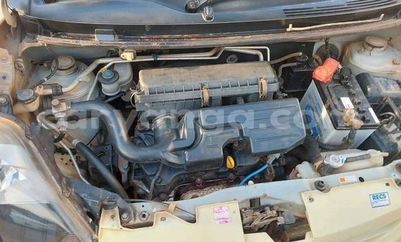 Buy Used Daihatsu Mira White Car in Chitipa in Chitipa Buy Used Daihatsu Mira White Car in Chitipa in Chitipa