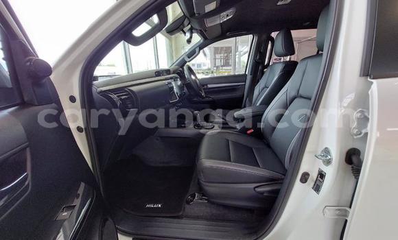 Nunua Ilio tumika Toyota Hilux White Gari ndani ya Blantyre nchini Malawi Nunua Ilio tumika Toyota Hilux White Gari ndani ya Blantyre nchini Malawi