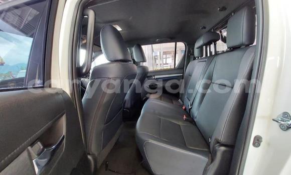 Nunua Ilio tumika Toyota Hilux White Gari ndani ya Blantyre nchini Malawi Nunua Ilio tumika Toyota Hilux White Gari ndani ya Blantyre nchini Malawi