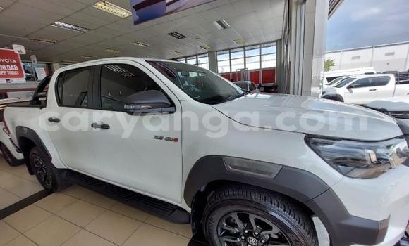 Nunua Ilio tumika Toyota Hilux White Gari ndani ya Blantyre nchini Malawi Nunua Ilio tumika Toyota Hilux White Gari ndani ya Blantyre nchini Malawi