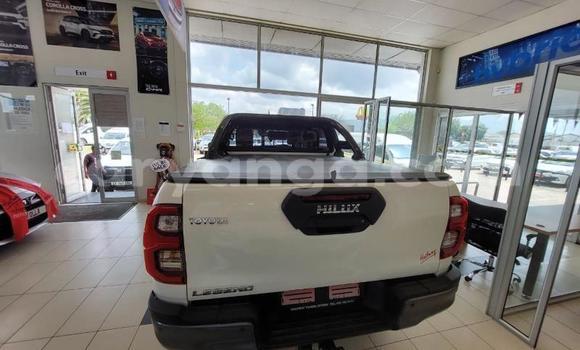 Nunua Ilio tumika Toyota Hilux White Gari ndani ya Blantyre nchini Malawi Nunua Ilio tumika Toyota Hilux White Gari ndani ya Blantyre nchini Malawi