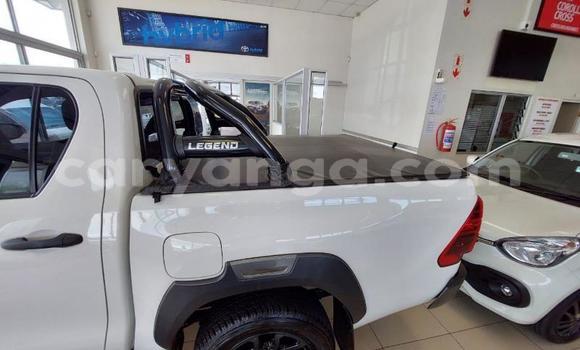 Nunua Ilio tumika Toyota Hilux White Gari ndani ya Blantyre nchini Malawi Nunua Ilio tumika Toyota Hilux White Gari ndani ya Blantyre nchini Malawi