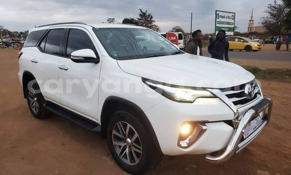 Acheter Occasion Voiture Toyota Fortuner Blanc à Chipoka, Dedza Acheter Occasion Voiture Toyota Fortuner Blanc à Chipoka, Dedza