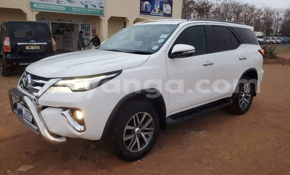 Acheter Occasion Voiture Toyota Fortuner Blanc à Chipoka, Dedza Acheter Occasion Voiture Toyota Fortuner Blanc à Chipoka, Dedza