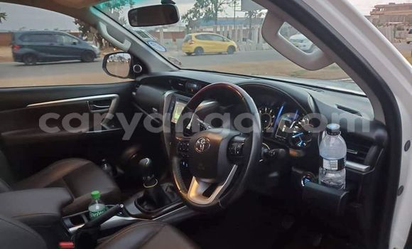 Acheter Occasion Voiture Toyota Fortuner Blanc à Chipoka, Dedza Acheter Occasion Voiture Toyota Fortuner Blanc à Chipoka, Dedza