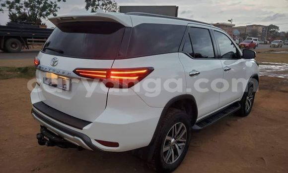 Acheter Occasion Voiture Toyota Fortuner Blanc à Chipoka, Dedza Acheter Occasion Voiture Toyota Fortuner Blanc à Chipoka, Dedza