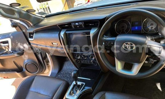 Buy Used Toyota Fortuner White Car in Chiradzulu in Chiradzulu Buy Used Toyota Fortuner White Car in Chiradzulu in Chiradzulu