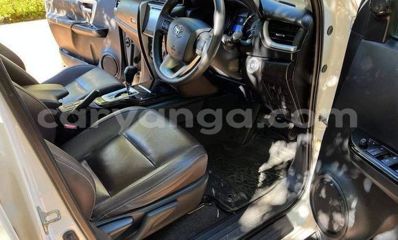 Buy Used Toyota Fortuner White Car in Chiradzulu in Chiradzulu Buy Used Toyota Fortuner White Car in Chiradzulu in Chiradzulu
