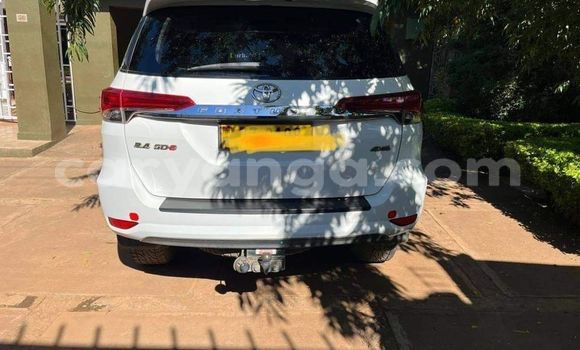 Buy Used Toyota Fortuner White Car in Chiradzulu in Chiradzulu Buy Used Toyota Fortuner White Car in Chiradzulu in Chiradzulu