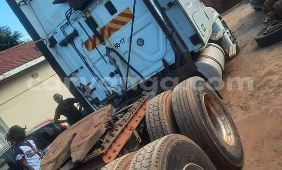 Buy Used Ford AEV AMBULANCE White Truck in Chipoka in Dedza Buy Used Ford AEV AMBULANCE White Truck in Chipoka in Dedza