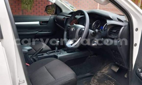 Acheter Occasion Voiture Toyota Hilux Blanc à Chilumba, Karonga Acheter Occasion Voiture Toyota Hilux Blanc à Chilumba, Karonga