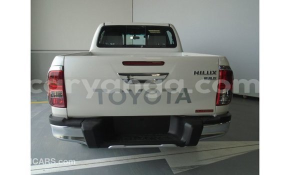 Acheter Import Voiture Toyota Hilux Blanc à Import - Dubai, Malawi Acheter Import Voiture Toyota Hilux Blanc à Import - Dubai, Malawi