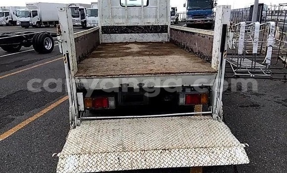 Buy Used Toyota Dyna White Truck in Chipoka in Dedza Buy Used Toyota Dyna White Truck in Chipoka in Dedza