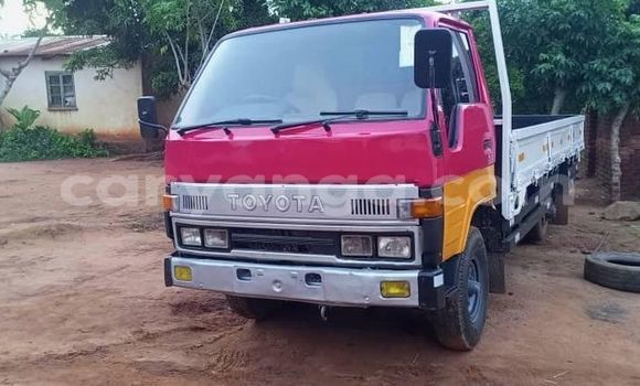 Buy Used Toyota Dyna White Truck in Lilongwe in Malawi