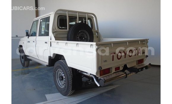 Buy Import Toyota Land Cruiser White Car in Import - Dubai in Malawi Buy Import Toyota Land Cruiser White Car in Import - Dubai in Malawi