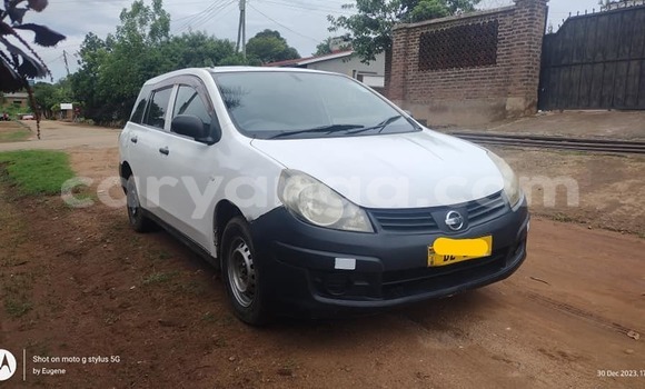 Buy Used Nissan AD White Car in Lilongwe in Malawi