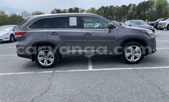 Buy Used Toyota Highlander Silver Car in Blantyre in Malawi Buy Used Toyota Highlander Silver Car in Blantyre in Malawi