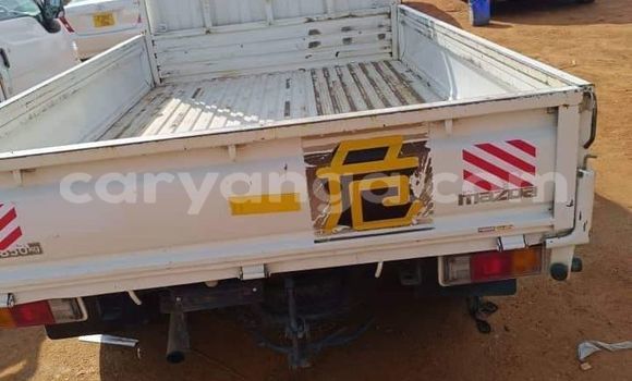 Acheter Occasion Utilitaire Mazda Bongo Blanc à Lilongwe, Malawi Acheter Occasion Utilitaire Mazda Bongo Blanc à Lilongwe, Malawi