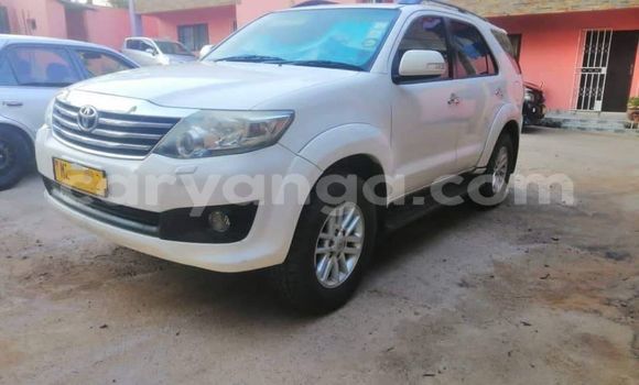 Acheter Occasion Voiture Toyota Fortuner Blanc à Lilongwe, Malawi Acheter Occasion Voiture Toyota Fortuner Blanc à Lilongwe, Malawi