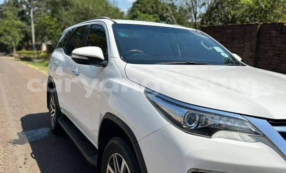 Acheter Occasion Voiture Toyota Fortuner Blanc à Lilongwe, Malawi Acheter Occasion Voiture Toyota Fortuner Blanc à Lilongwe, Malawi